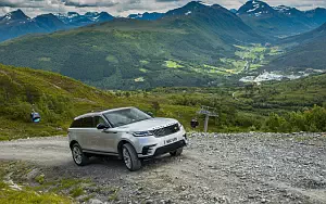  Range Rover Velar R-Dynamic D300 HSE Black Pack - 2017