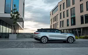   Range Rover Velar R-Dynamic D300 HSE Black Pack - 2017