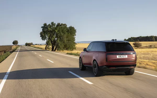 ���� ���������� Range Rover SV P510e - 2022