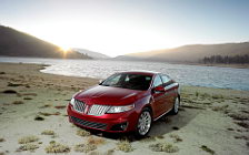   Lincoln MKS - 2009