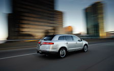   Lincoln MKT - 2010