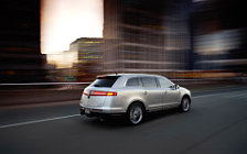   Lincoln MKT - 2010