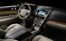  Lincoln MKT - 2010