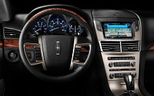   Lincoln MKT - 2010