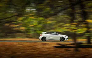   Mercedes-AMG A 45 4MATIC UK-spec - 2015