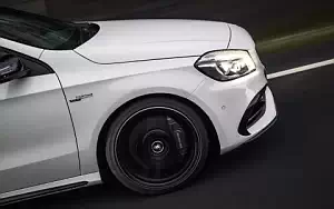   Mercedes-AMG A 45 4MATIC UK-spec - 2015