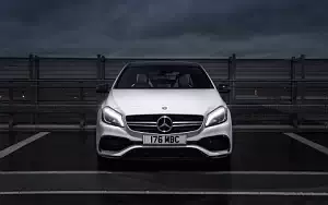   Mercedes-AMG A 45 4MATIC UK-spec - 2015