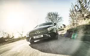   Mercedes-Benz CLS 400 d 4MATIC AMG Line UK-spec - 2018