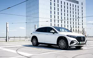   Mercedes-Benz EQS SUV 450 4MATIC AMG Line UK-spec - 2023