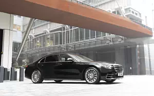   Mercedes-Benz S 580 e L AMG Line UK-spec - 2022