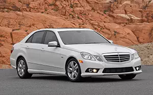   Mercedes-Benz E350 BlueTEC US-spec - 2011