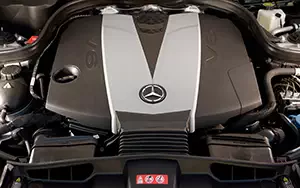   Mercedes-Benz E350 BlueTEC US-spec - 2011
