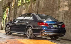   Mercedes-Benz E400 HYBRID US-spec - 2014