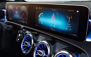   Mercedes-Benz A-class AMG Line - 2018