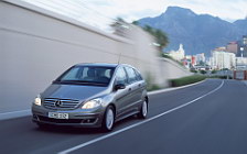   Mercedes-Benz B150 2005