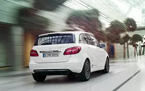   Mercedes-Benz B-class Electric Drive - 2014