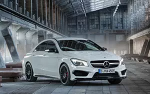   Mercedes-Benz CLA45 AMG - 2013