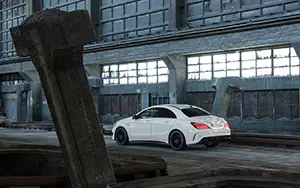   Mercedes-Benz CLA45 AMG - 2013