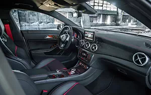   Mercedes-Benz CLA45 AMG - 2013