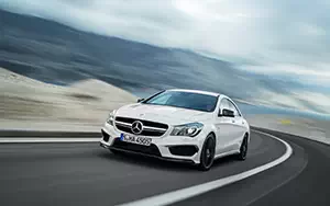   Mercedes-Benz CLA45 AMG - 2013