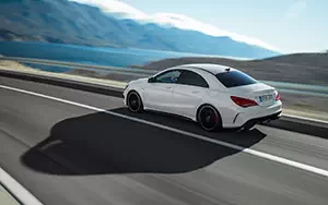   Mercedes-Benz CLA45 AMG - 2013