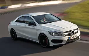   Mercedes-Benz CLA45 AMG - 2013