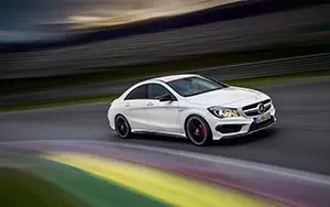   Mercedes-Benz CLA45 AMG - 2013