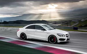   Mercedes-Benz CLA45 AMG - 2013