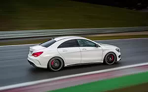   Mercedes-Benz CLA45 AMG - 2013