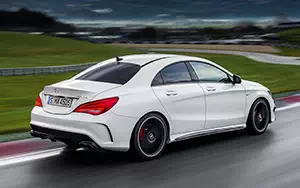   Mercedes-Benz CLA45 AMG - 2013