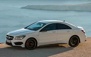   Mercedes-Benz CLA45 AMG - 2013