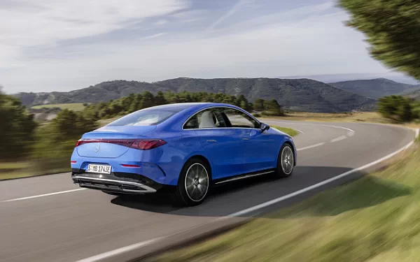 ���� ���������� Mercedes-Benz CLA 350 4MATIC with EQ Technology AMG Line - 2025