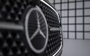   Mercedes-Benz E 300 e 4MATIC AMG Line - 2023