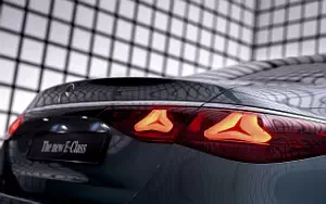   Mercedes-Benz E 300 e 4MATIC AMG Line - 2023
