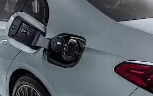   Mercedes-Benz E 300 e 4MATIC AMG Line - 2023