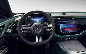   Mercedes-Benz E 300 e 4MATIC AMG Line - 2023