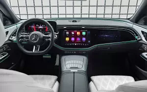   Mercedes-Benz E 300 e 4MATIC AMG Line - 2023
