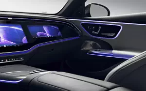   Mercedes-Benz E 300 e 4MATIC AMG Line - 2023