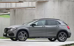   Mercedes-Benz GLA250 4MATIC AMG Sport Package - 2013
