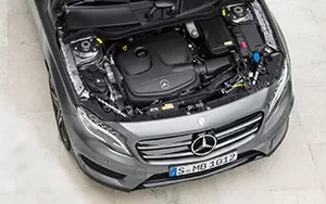   Mercedes-Benz GLA250 4MATIC AMG Sport Package - 2013