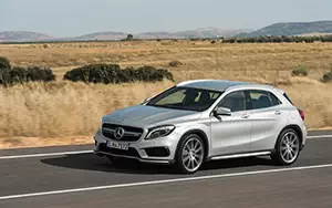   Mercedes-Benz GLA45 AMG - 2014