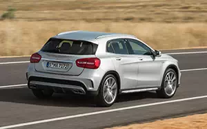   Mercedes-Benz GLA45 AMG - 2014