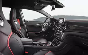   Mercedes-Benz GLA45 AMG - 2014