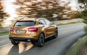   Mercedes-Benz GLA 220 d 4MATIC - 2017