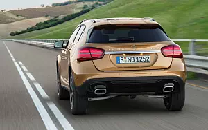   Mercedes-Benz GLA 220 d 4MATIC - 2017