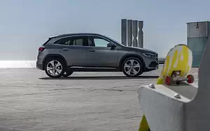   Mercedes-Benz GLA 220 d 4MATIC Progressive Line - 2020
