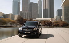   Mercedes-Benz GLK350 4MATIC - 2008
