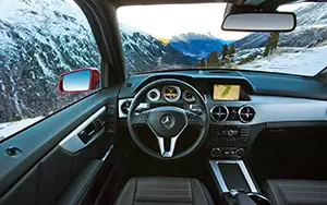   Mercedes-Benz GLK350 4MATIC - 2012