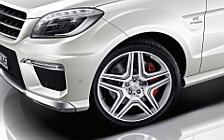   Mercedes-Benz ML63 AMG - 2011