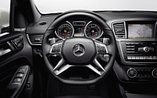   Mercedes-Benz ML63 AMG - 2011